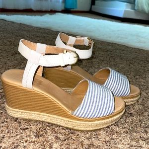 Only worn once wedges